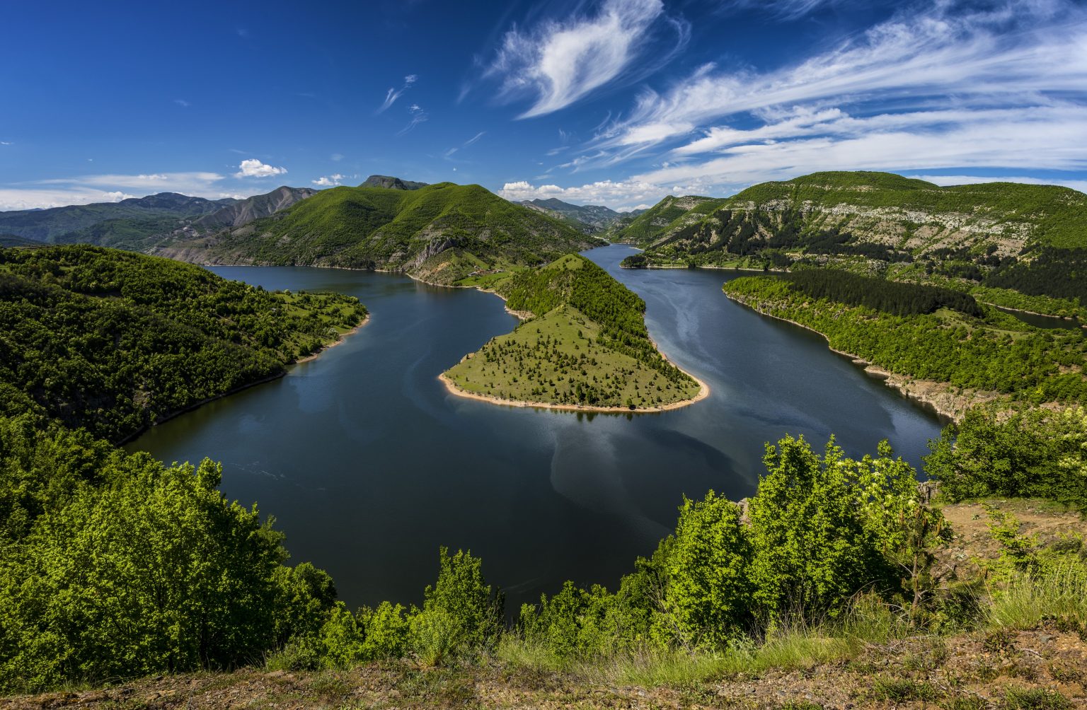 МЕАНДРИТЕ НА АРДА – ЕДНО ОТ ЧУДЕСАТА НА БЪЛГАРИЯ