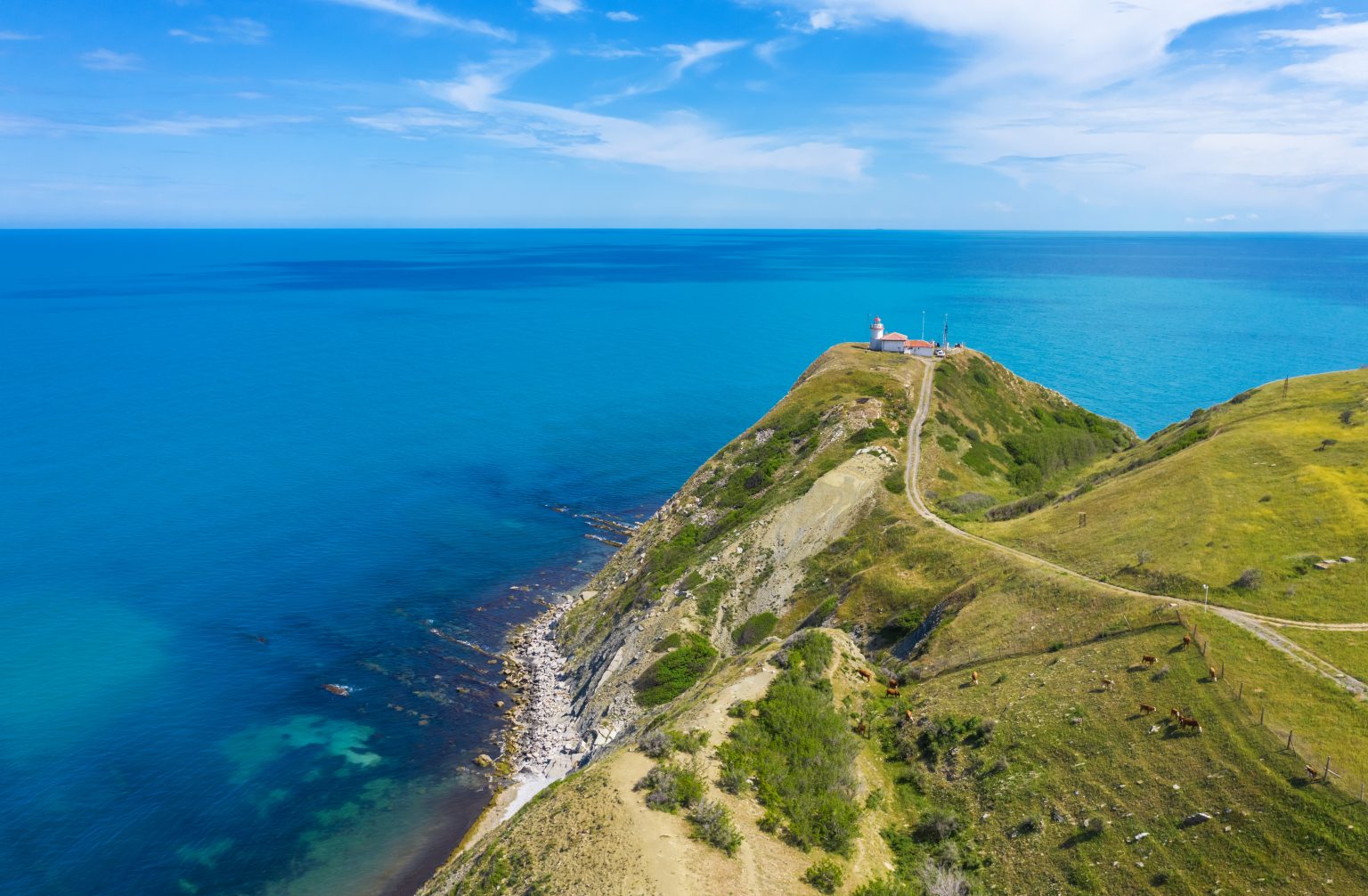 НОС ЕМИНЕ – ЦЕЛУВКАТА НА СТАРА ПЛАНИНА С МОРЕТО